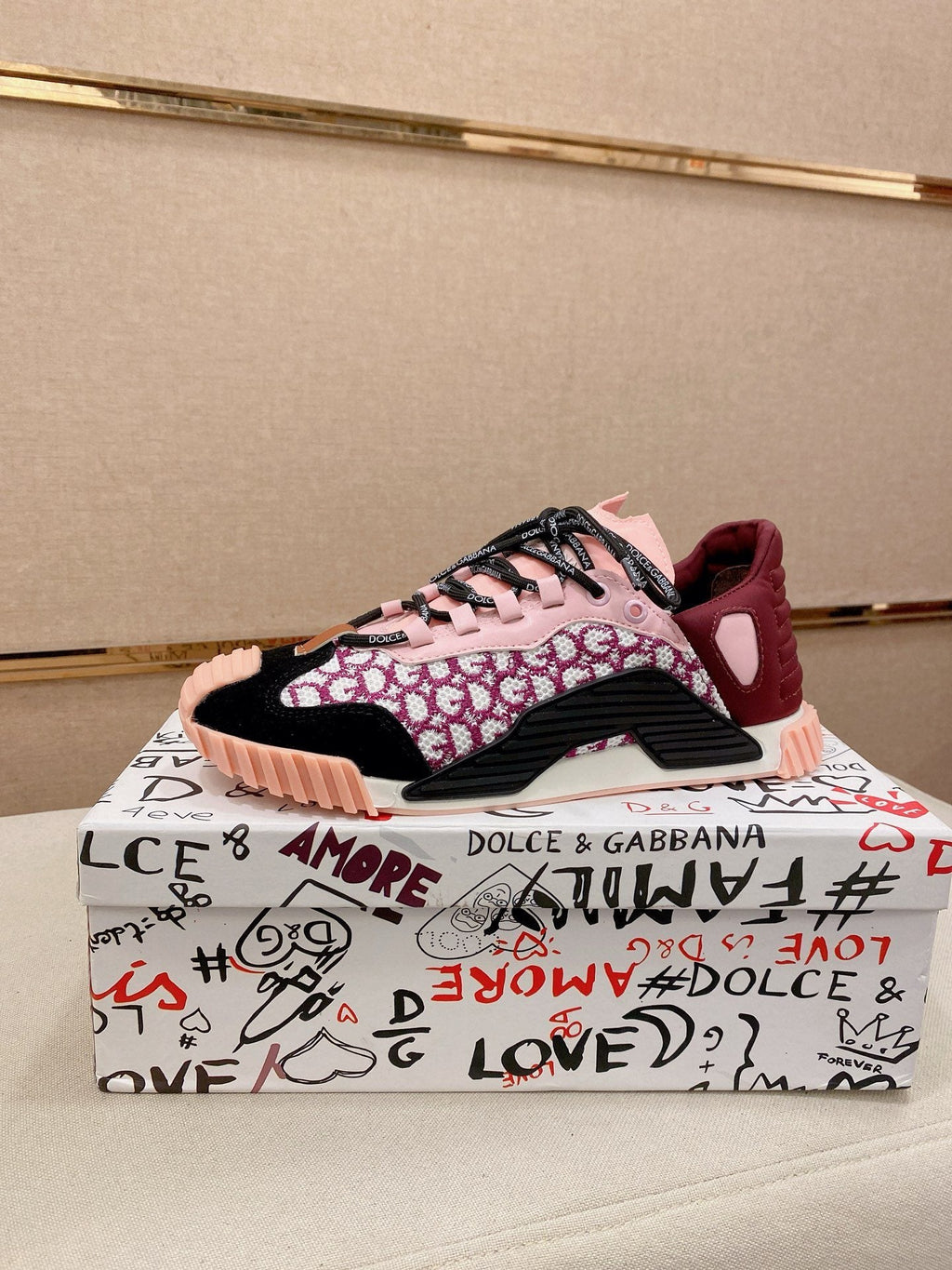 Dolce & Gabbana Pink Patterned Low-Top Sneakers — hero