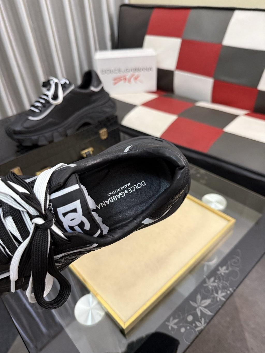 Dolce & Gabbana Black Accent Low-Top Sneakers — label