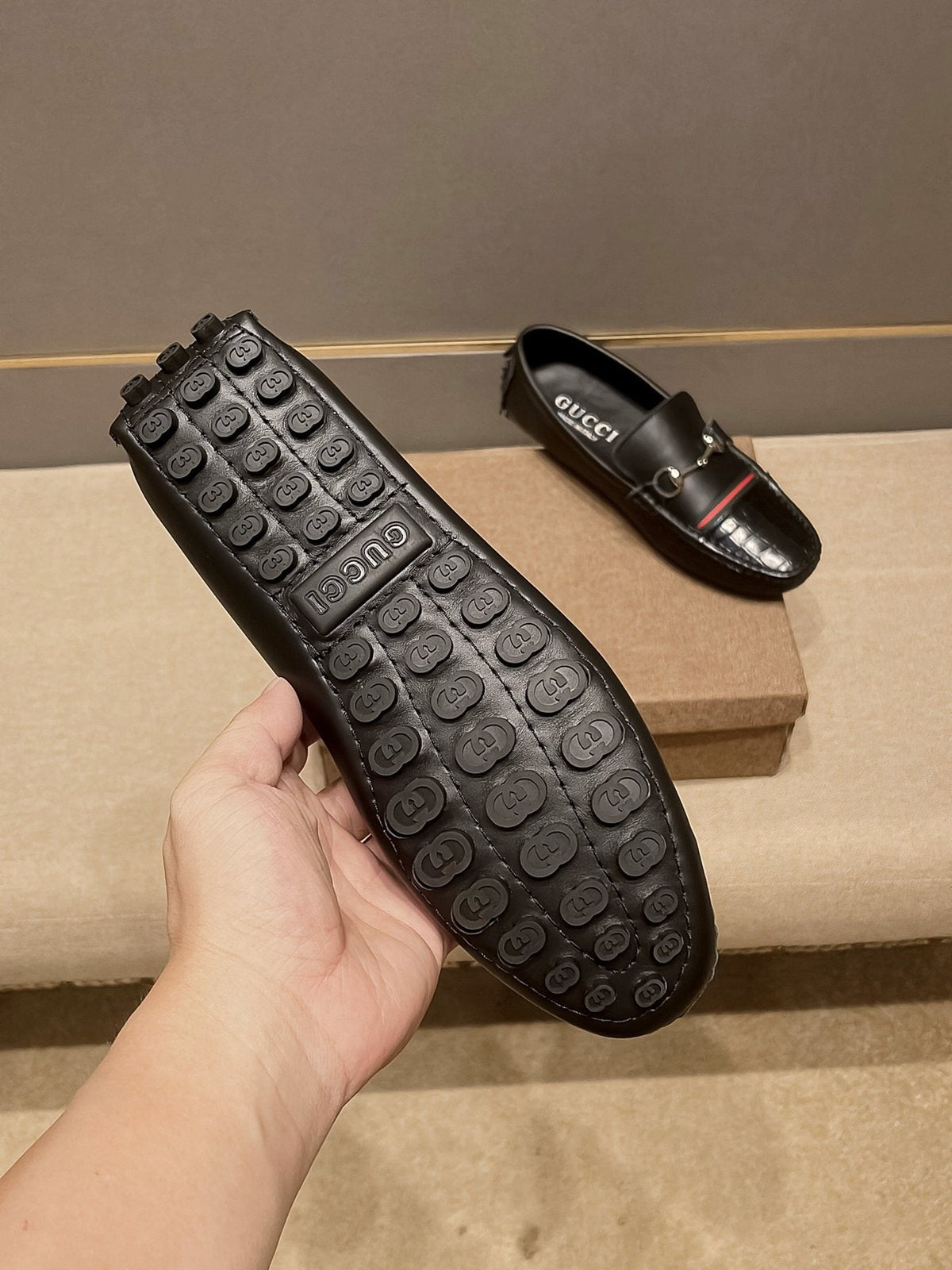 Gucci Black Stripe Bit Loafers — detail