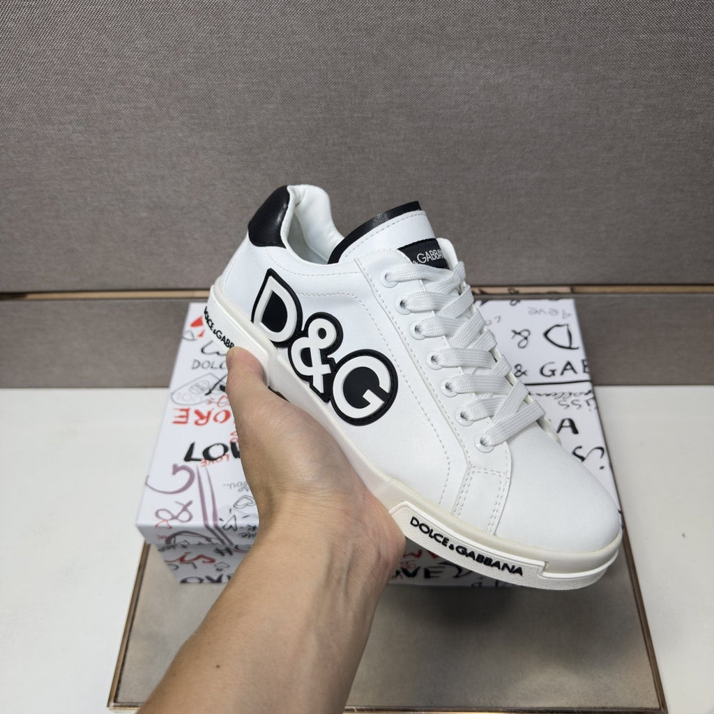 Dolce & Gabbana White Logo Low-Top Sneakers — model