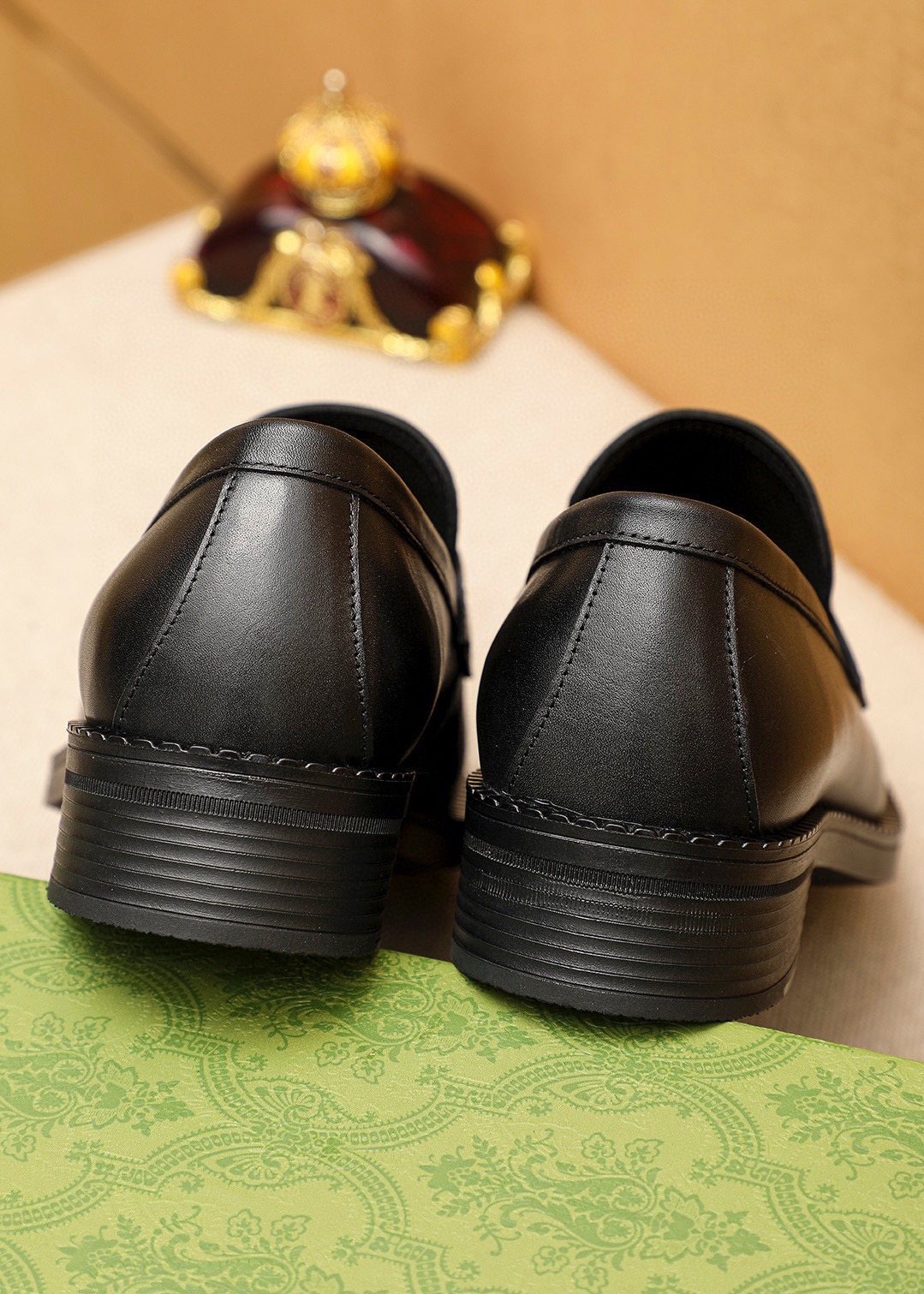 Gucci Black Horsebit-Style Leather Loafers — detail