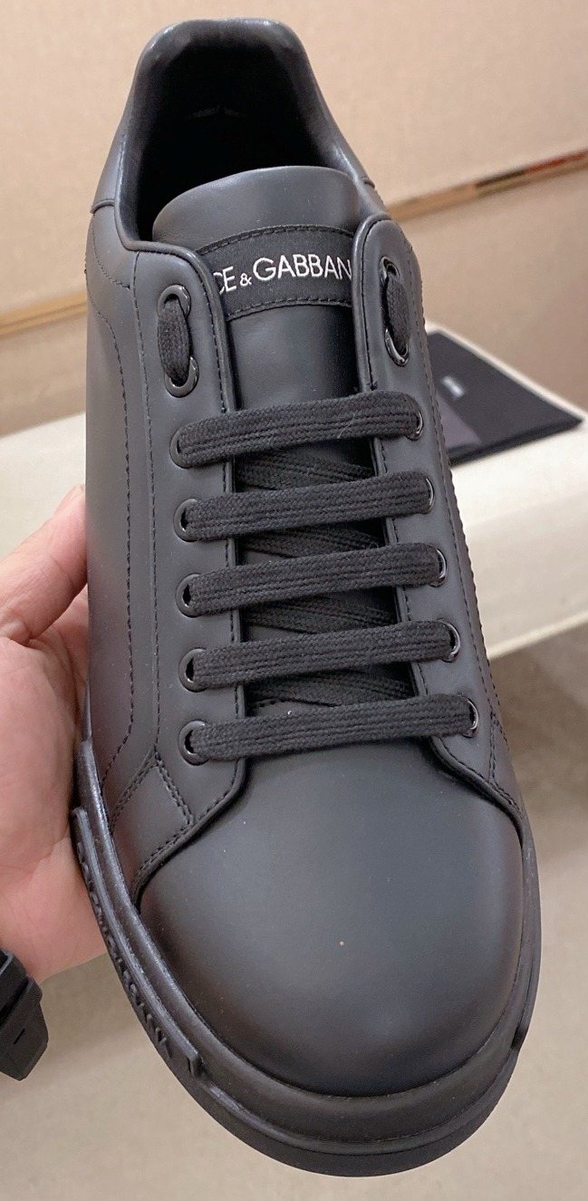 Dolce & Gabbana Black Low-Top Sneakers — hero