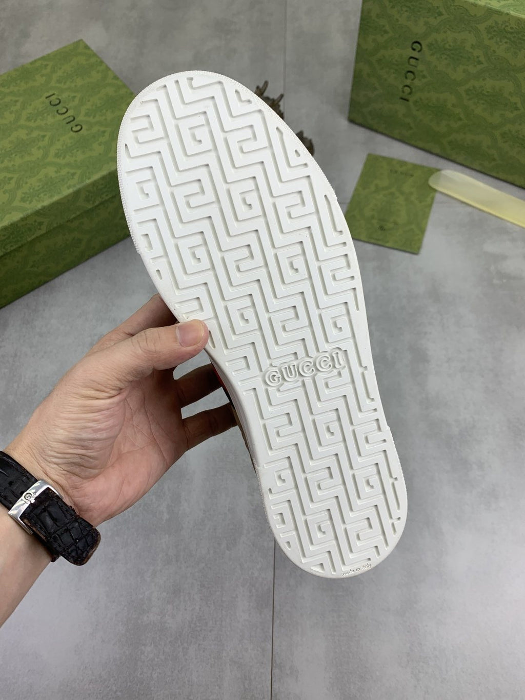 微商相册测试鞋子-Gucci Green-Red Stripe Slip-On Sneakers — detail