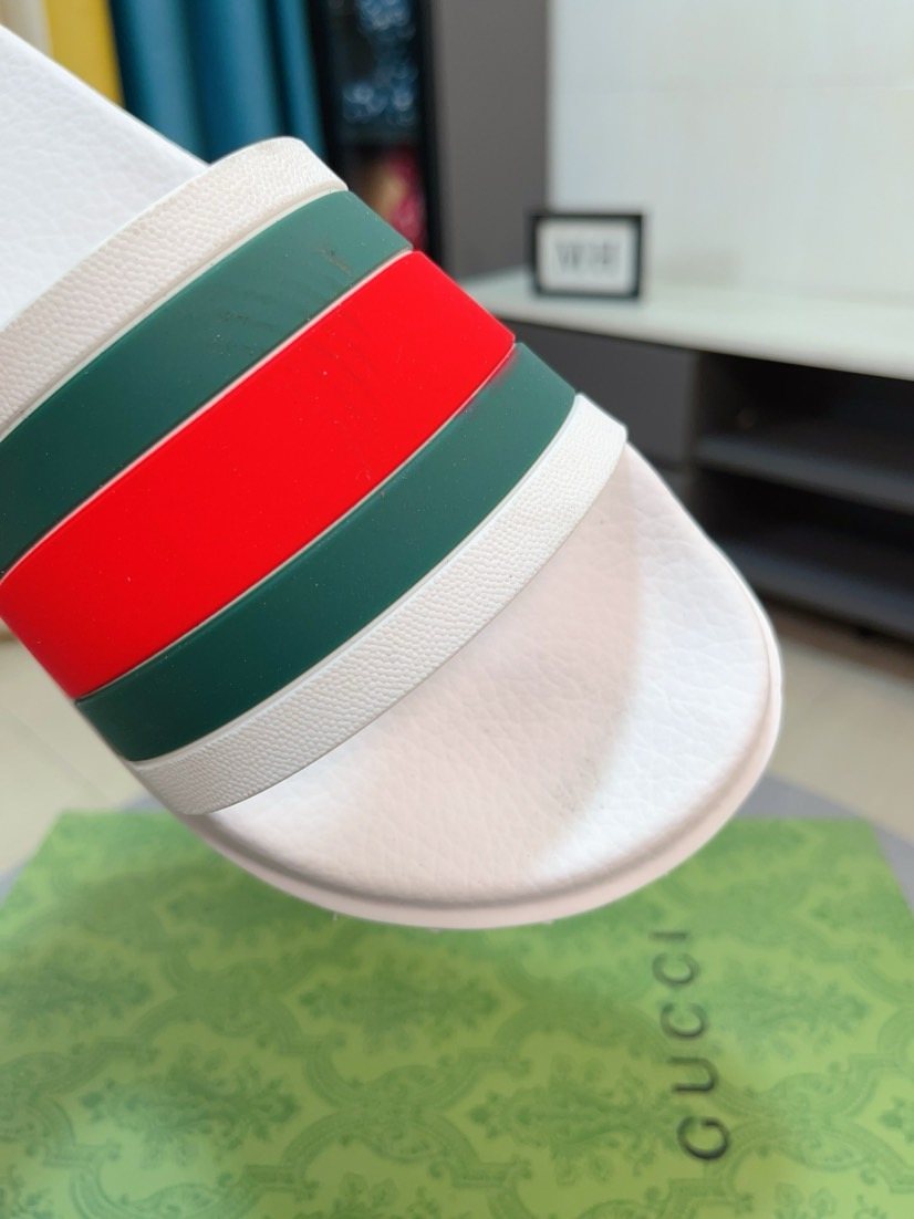 Gucci Green and Red Stripe Slide Sandals — detail