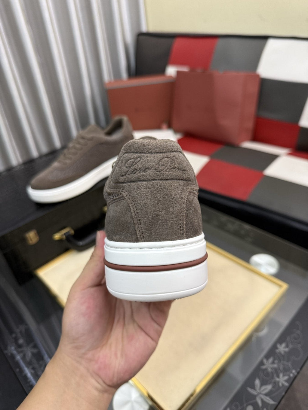 微商相册测试鞋子-Textured Panel Low-Top Sneakers — back