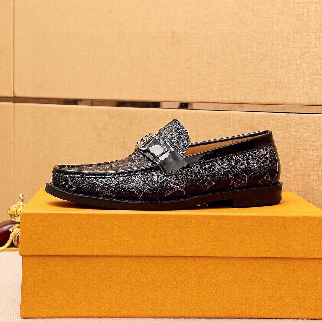 微商相册测试鞋子-Louis Vuitton Monogram Buckle Loafers — side