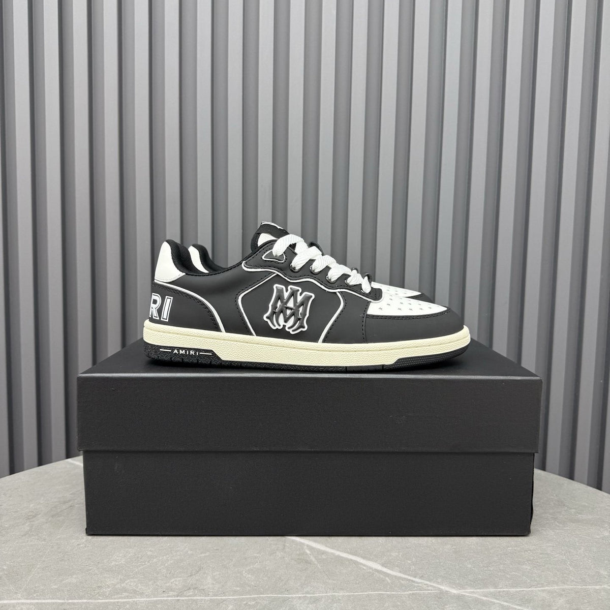 AMIRI Contrast Panel Low-Top Sneakers — front