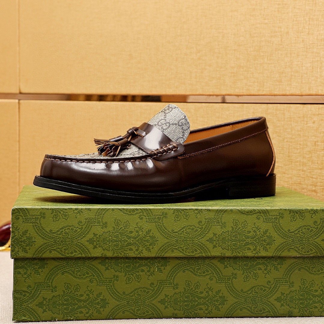 微商相册测试鞋子-Gucci Tassel Monogram Loafers — side