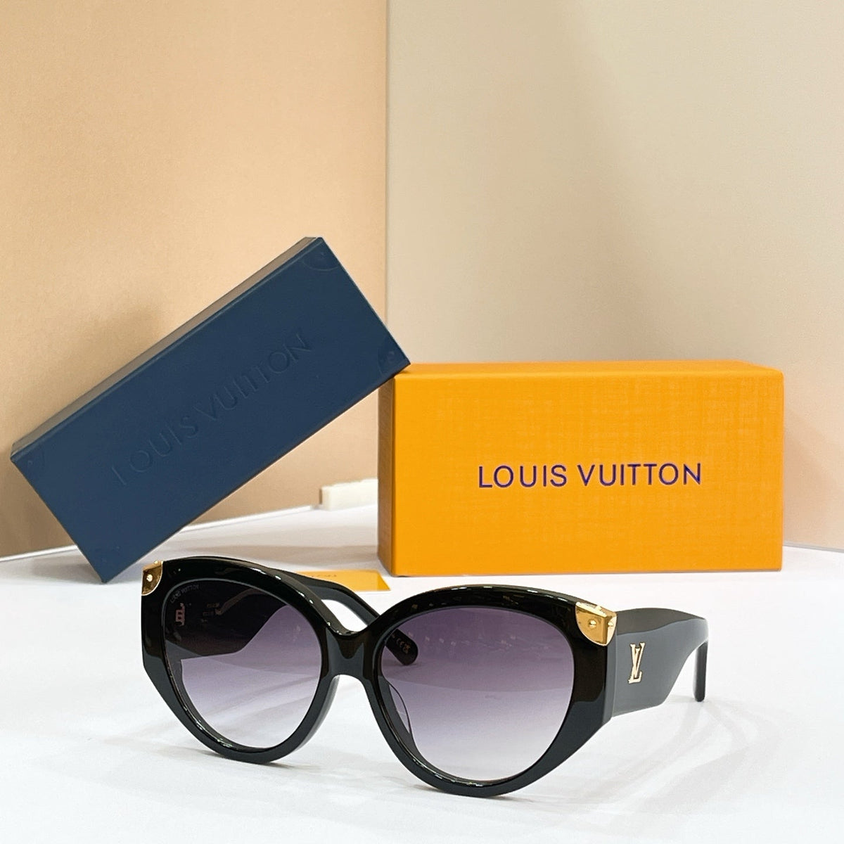 Louis Vuitton Z3340W Sunglasses